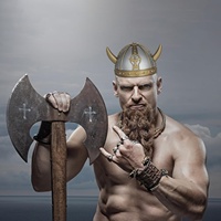 Nouveau Casque Viking en Corne Électroplaqué en Plastique – Chapeau de Guerrier pour Fêtes, Accessoire de Déguisement pour Halloween, Carnaval et Événements Cosplay