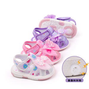 Летние детские сандалии-тапочки 2025 года, новинка, хит продаж, с бантом, для девочек 1-3 лет, дышащие, закрывающие носок - Product Image 3