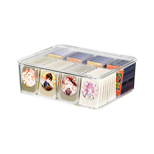 Boîte de rangement transparente en PET avec séparateurs pour les joueurs de TCG et les <span class=keywords><strong>Otaku</strong></span>. Organisateur empilable anti-poussière pour cartes à collectionner et badges - Product Image 1