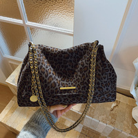 Nouveauté 2026 : Sac fourre-tout en daim imprimé léopard pour femme, grande capacité, sac à bandoulière vintage avec chaîne, sac à main décontracté et tendance pour usage quotidien