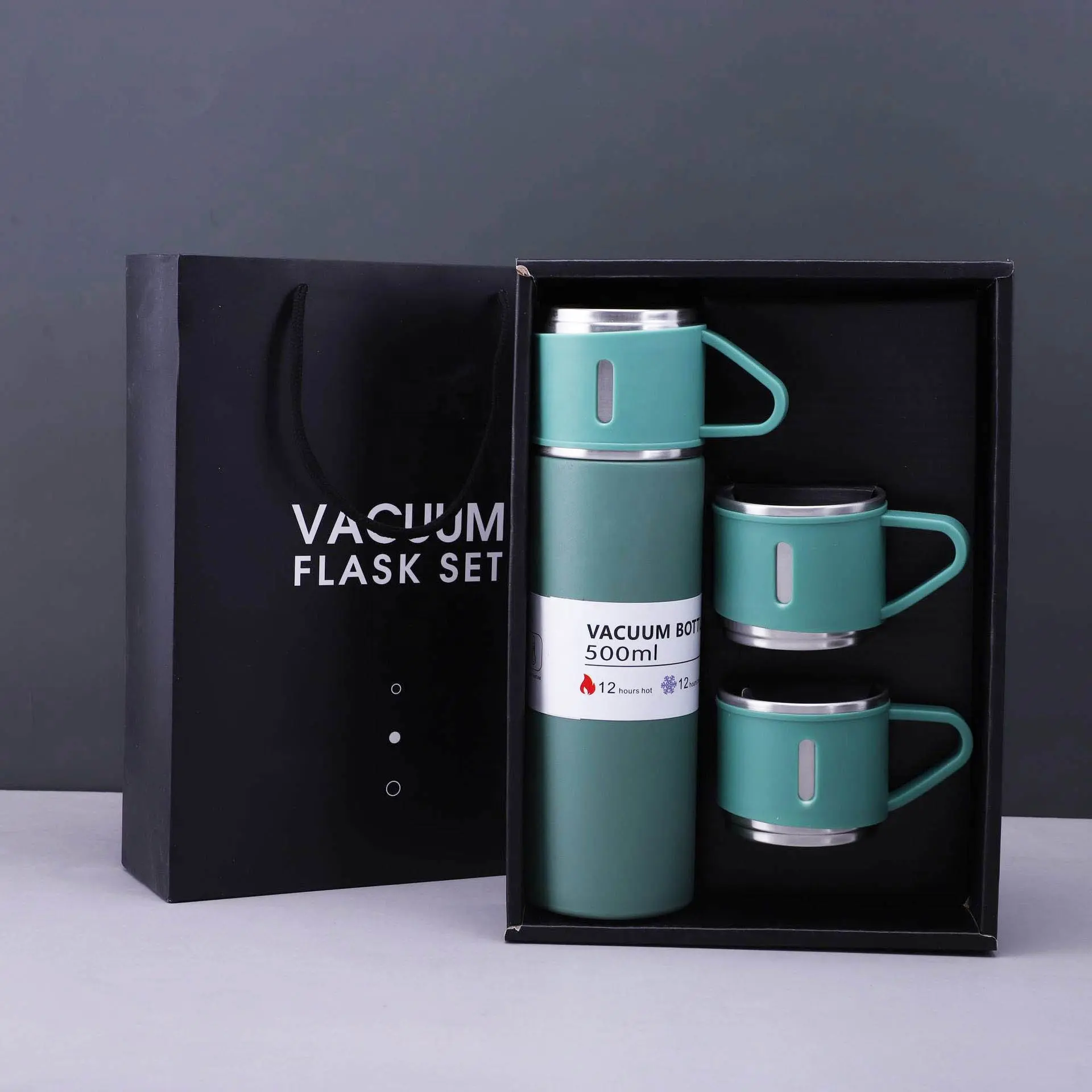 Set regalo aziendale di vendita caldo 500ml Thermos isolato in acciaio inossidabile verde bottiglia d'acqua con bottiglia di caffè sottovuoto con 3 tazze