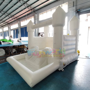 Castillo inflable blanco de calidad comercial para fiestas infantiles al aire libre con piscina de pelotas - Product Image 3
