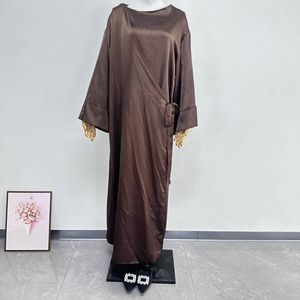 Abaya Elegante e Modesta per Donne, Vestito Lungo fino alla Caviglia con Spalline in Tessuto Satinato, Traspirante e Comodo, Ultima Moda per EID e Ramadan - Product Image 6