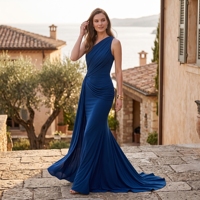 Robe de soirée élégante bleu roi asymétrique drapée sirène, coupe trompette, pour soirée formelle 2026