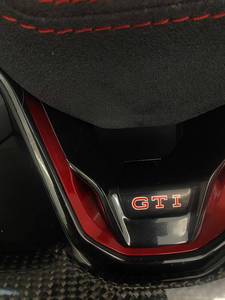 <span class=keywords><strong>Volant</strong></span> de voiture en cuir et fibre de carbone véritable personnalisé pour VW Golf 8 GTI MK8 avec palettes de changement de vitesse à rayures et bouton de démarrage - Product Image 2