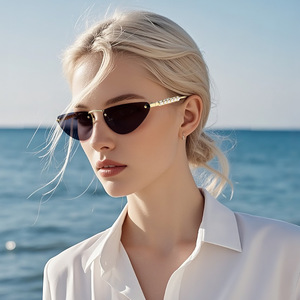 Nuevas gafas de sol triangulares retro para mujer, montura metálica, protección UV400, diseño de ojo de gato, tipo 3, gafas de sol, parte 7704 - Product Image 2
