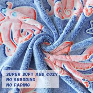 Manta de punto moderna, acogedora y adorable de poliéster 100% con diseño de pulpo diablo que brilla en la oscuridad, antiácaros, para niños, ideal para festivales. - Product Image 6