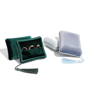 Boîte à bijoux rectangulaire moderne en velours de qualité supérieure avec pompon, élégante, pour rangement d'accessoires, idéale pour cadeaux, voyages et bagues de mariage - Product Image 1