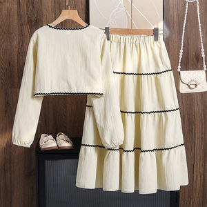 Ensemble de vêtements pour filles style automne, <span class=keywords><strong>haut</strong></span> à manches longues avec nœud devant et jupe à ourlet en dentelle, nouveau produit transfrontalier pour la <span class=keywords><strong>collection</strong></span> Amazon - Product Image 2