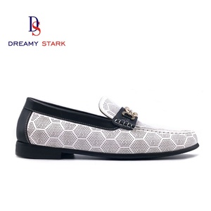 Nuevos Zapatos Oxford de Lujo para Hombre, Personalizables con Logotipo, Cómodos, Duraderos, Hechos a Mano con Cuero Genuino, Diseño Ligero Otoñal con Patrón Especial - Product Image 2