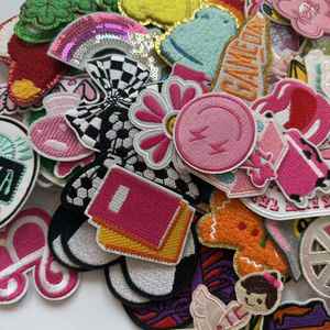 Patchs brodés thermocollants en stock – Sac surprise de 10 pièces aléatoires pour la décoration de vêtements - Product Image 3