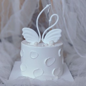 White And Black Swan Cake Toppers Soft Vinyl Round Reusable For Birthday Valentine'S Day Qixi Festival Decorations - Product Image 1