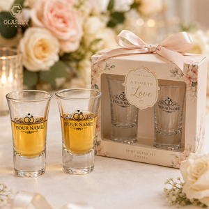 Coffret de verres à shot personnalisés pour mariage avec nom et date, coffret cadeau blanc, élégant ensemble de verres à vin de petite taille - Product Image 1