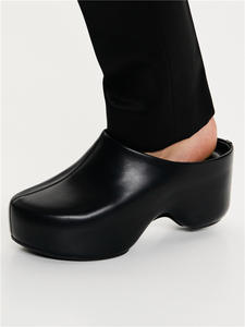 कस्टम महिलाओं के लिए बंद पैर की अंगुली वाले आधे फर के चप्पल, बड़े आकार के नुकीले पैर की अंगुली के मोटे तलवे, आरामदायक काले मोज़री और खच्चर के जूते महिलाओं के लिए - Product Image 2