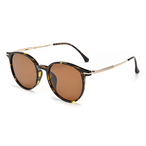 Gafas de Sol Polarizadas TR90 2026 para Hombre y Mujer: Gafas de Sol <span class=keywords><strong>Retro</strong></span> Modernas, Protección UV, Gafas para Conducir - Product Image 5