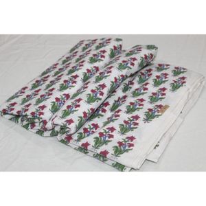 Tissu de couture léger 100 % coton fait main, imprimé floral style bloc, pour robes de filles et de garçons, vendu au mètre - Product Image 1