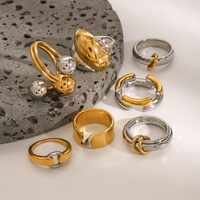 Bagues J&D Modern Chic en Acier Inoxydable Or 18K, Bagues Bicolores Superposées à Côtes au Design Mixte Or et Argent