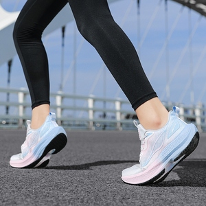 Nouvelles chaussures de sport pour jeunes, confortables, en maille respirante, éclairées, résistantes à l'usure, légères, augmentant la taille, décontractées, à lacets - Product Image 2