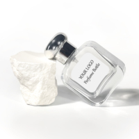 Bouteilles de parfum carrées rechargeables atomiseur de brume bouteille d'huile essentielle contenant cosmétique bouteilles en verre de parfum de 50ml
