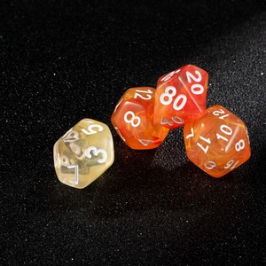 Ensemble de 7 dés polyédriques D4-D100 DnD RPG Dungeons en orange avec logo personnalisé pour les jeux de cartes et de société - Product Image 4