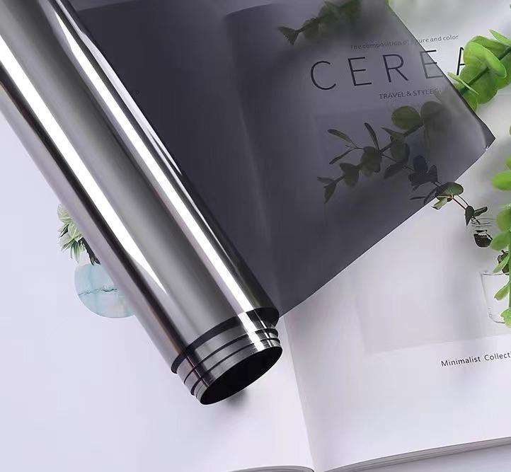 สีเทาและสีเงิน