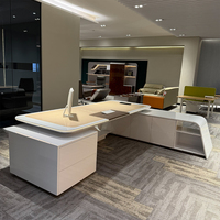 Bureau de direction en pin de luxe, bureau modulaire en bois laqué haut de gamme, ensemble de chaise de direction moderne pour président ou directeur