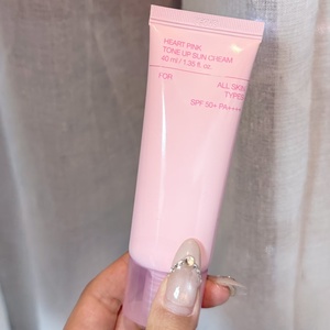 La crème pour le visage la plus vendue de haute qualité possède les fonctions apaisantes, rafraîchissantes, blanchissantes et éclaircissantes. - Product Image 5