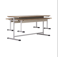 Ensemble de mobilier scolaire : table double et banc avec deux tabourets