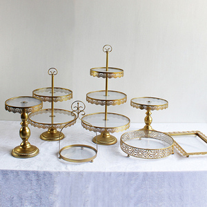 ชุดตั้งโชว์เค้กขนมหวานโลหะสีทองสำหรับงานแต่งงานชุดวางเค้กสุดหรูสำหรับตกแต่ง - Product Image 1