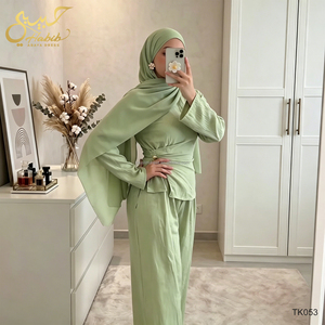 Tunica Musulmana a <span class=keywords><strong>Due</strong></span> Pezzi con Cintura, Top a Maniche Lunghe e Pantaloni a Gamba Larga, Set Modesto Abaya Islamico per Donne - Product Image 2