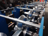 Machine de formage de poutrelles en acier de haute précision certifiée CE, équipement de formage d'angles en acier contrôlé par PLC