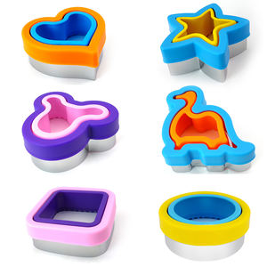 Jeu de <span class=keywords><strong>emporte</strong></span>-<span class=keywords><strong>pièces</strong></span> en forme de cœur de dinosaure et de <span class=keywords><strong>Mickey</strong></span> en forme de coupe-sandwich et de scellant pour le pain et le gâteau - Product Image 6