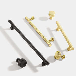 Manijas Modernas de Aleación de Zinc para Gabinetes de Cocina, Tiradores PVD de Alta Resistencia para Cajones y Puertas de Armarios, Herrajes para Muebles con Orificio para Tornillo Expuesto - Product Image 6