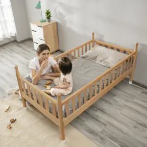 Özel yapılmış çevre dostu büyük boy kayın ahşap çocuk bebek yatağı Cribs karyolası bebek yatağı harfler ile