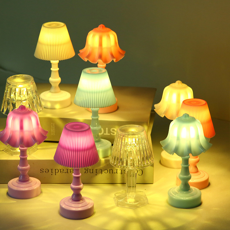 Mini Street Lamp LED Night Light Decorative Streetlight Scene Lamp Ornament Mini Table Lamp Ambient Light Wholesale