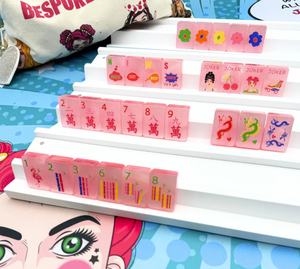 Tuiles <span class=keywords><strong>de</strong></span> Mahjong LUCKY CHARMS <span class=keywords><strong>de</strong></span> Haute Qualité, Personnalisées, Luxe, Gravées en Acrylique, 160 Tuiles <span class=keywords><strong>de</strong></span> Mahjong American Pop Divas - Product Image 3