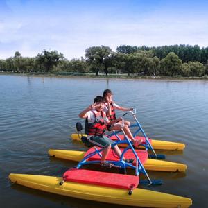 QIQU Trimaran à cadre en aluminium indestructible, kayak à pédales biplace, vélo aquatique avec coque en PE, résistant à la décoloration, usage commercial - Product Image 3