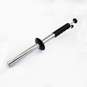 Tige de ramassage de copeaux métalliques avec protection de dégagement, poignée facile à saisir et crochet de suspension - Product Image 5