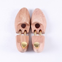 LM004C arbre à chaussures en bois de cèdre réglable à double tube naturel, vente en gros