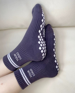 Chaussettes de Pilates antidérapantes <span class=keywords><strong>DIBAO</strong></span> pour femmes, chaussettes de yoga et de danse avec points en silicone sur la semelle, respirantes pour l'été - Product Image 2