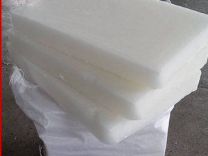 Cire microcristalline de qualité industrielle, entièrement raffinée, en forme solide, pour la fabrication de bougies, l'épilation - Product Image 2