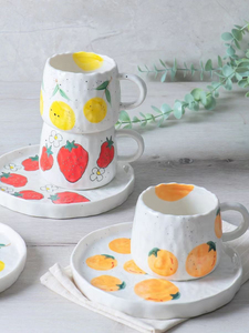 Tasse à café en céramique peinte à la main sous glaçure avec soucoupe, motif fruits simple, style coréen - Product Image 6
