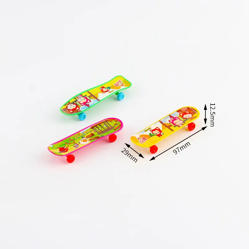 Venta caliente pequeño plástico precio barato dibujos animados dedo scooter juguetes mini monopatín para niños