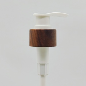 Pompe à lotion en bambou <span class=keywords><strong>exquise</strong></span> de 24mm de diamètre 24/410 couvercles à vis de bouchon de bouteille en plastique fermetures de bouteille - Product Image 1
