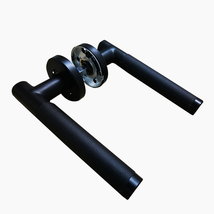 Modern Leather Door Handle for Hotel & Villa - Chrome Plated Solid Brass Core with Lychee Pattern Shagreen Leather Grip