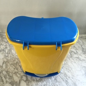 Outil manuel d'épandage de semences de <span class=keywords><strong>gazon</strong></span> et d'<span class=keywords><strong>engrais</strong></span> pour une distribution efficace des <span class=keywords><strong>engrais</strong></span> - Product Image 3