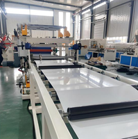 Ligne d'extrusion de feuilles plastiques PP PS ABS PE à haute vitesse et à économie d'énergie, équipement pour feuilles rigides de qualité alimentaire et d'ingénierie
