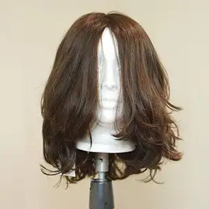 Qingdao Pabrik Pendek Bergelombang Kosher Wig Baku Bahasa Rusia Rambut Manusia Shevy Cap Yahudi Wig dengan Sutra Top Non Lace Wig (16Inch)