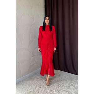 Robe de soirée fourreau en mousseline rouge à col montant avec volants et taille naturelle - Product Image 4