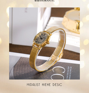 Reloj de Mujer Minimalista Vintage con Esfera Tonneau Romana, Tono Dorado, Resistente al Agua, Cuarzo, Estilo Elegante para Navidad - Product Image 4